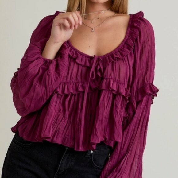 Le Lis Scoop Neck Ruffle Detail Blouse - Picture 1 of 1